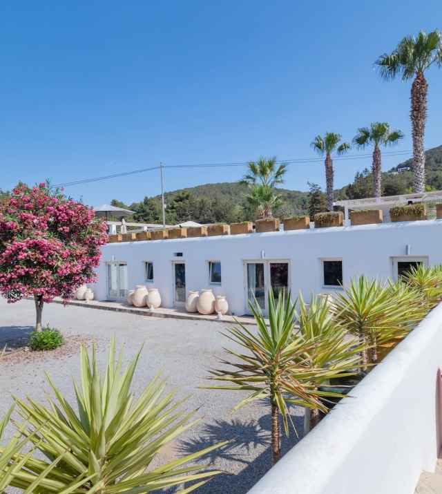 Resa Estates Ibiza te koop san Jose for sale 7 bedrooms apartment exterior parking.jpg